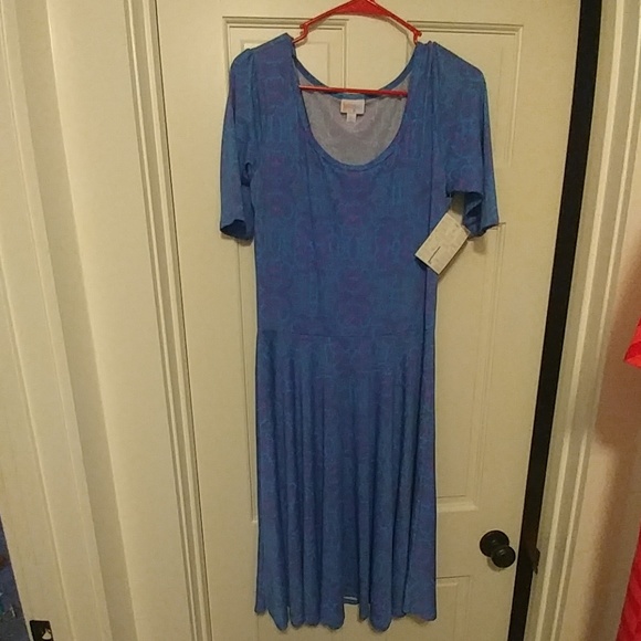 LuLaRoe Dresses & Skirts - Lularoe Nicole dress